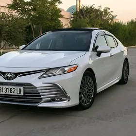 Toyota Camry 2020