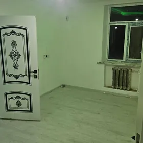 продаю 4ком 1этаж