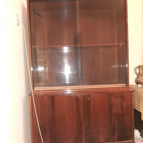Книжный шкаф