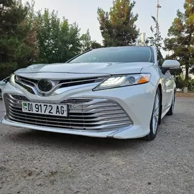 Toyota Camry 2018