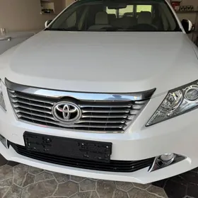 Toyota Camry 2014