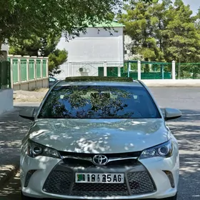 Toyota Camry 2015