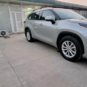 Toyota Highlander 2020