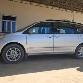 Toyota Sienna 2004