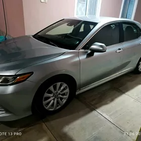 Toyota Camry 2019