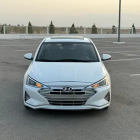Hyundai Elantra 2020