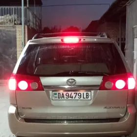 Toyota Sienna 2008