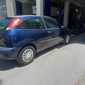 Ford Focus 2000