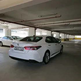 Toyota Camry 2022