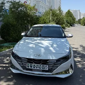 Hyundai Elantra 2022