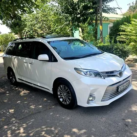 Toyota Sienna 2017
