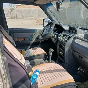 Mitsubishi Pajero 1996