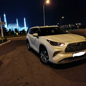 Toyota Highlander 2020