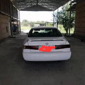 Toyota Camry 2000