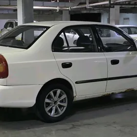 Hyundai Accent 2000