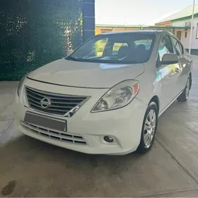 Nissan Versa 2012
