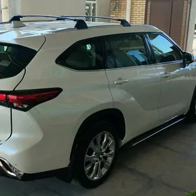 Toyota Highlander 2020