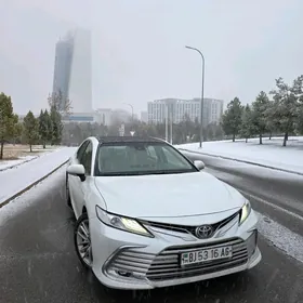 Toyota Camry 2021