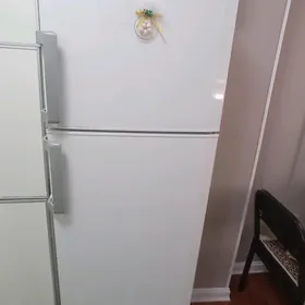 Holodilnik Beko