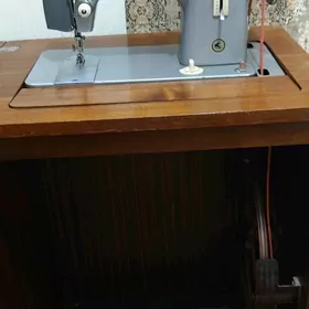 Швейная машина Чайки