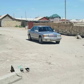 Mercedes-Benz 190E 1992
