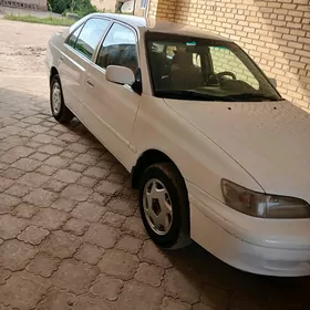 Toyota Corona 1999