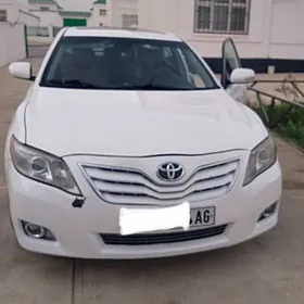 Toyota Camry 2010