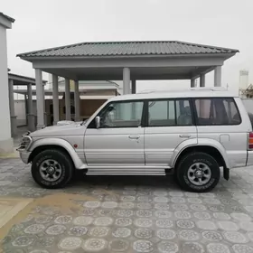 Mitsubishi Pajero 1996