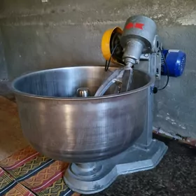 Hamyr garýan meşalka