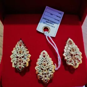 gyzyl komplekt