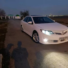 Toyota Camry 2013