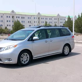 Toyota Sienna 2012