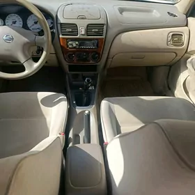 Nissan Sunny 2004
