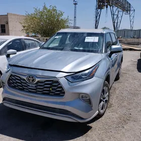 Toyota Highlander 2020