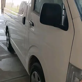Toyota Hiace 2024