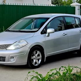 Nissan Versa 2010