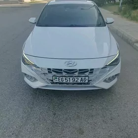 Hyundai Elantra 2022