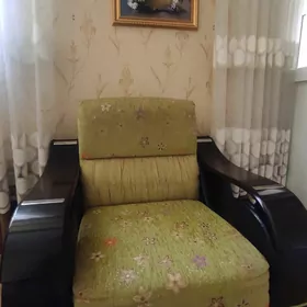 Диван