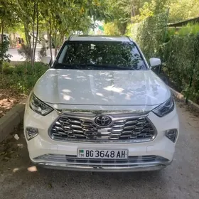 Toyota Highlander 2020