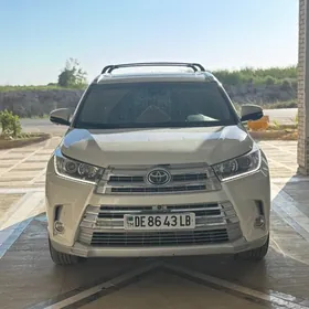 Toyota Highlander 2019