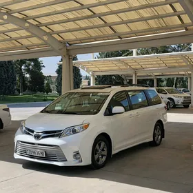 Toyota Sienna 2020