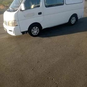 Nissan Urvan 2001