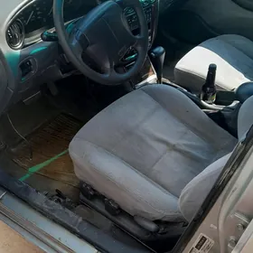 Daewoo Leganza 2001