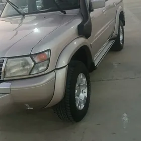 Nissan Patrol 2000