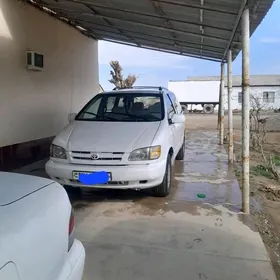 Toyota Sienna 1999