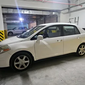 Nissan Versa 2010