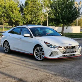 Hyundai Elantra 2022