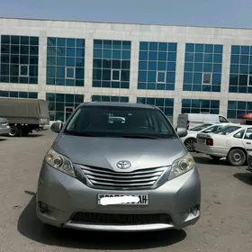Toyota Sienna 2011