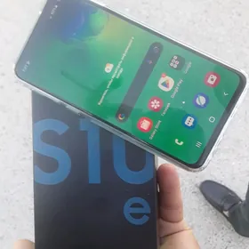 Samsung S10e