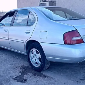 Nissan Altima 2000